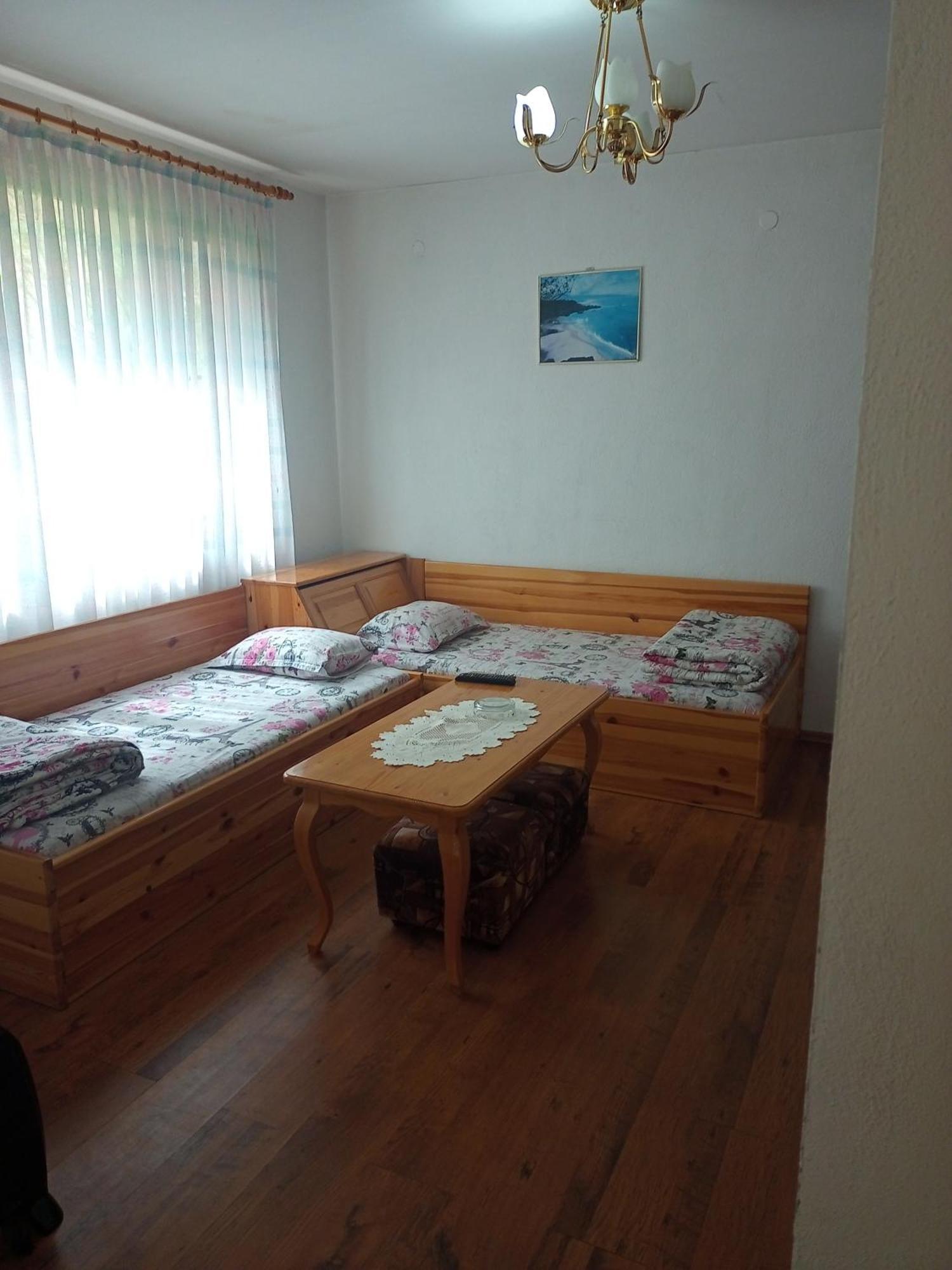 Family Hotel Shisharka Batak Luaran gambar